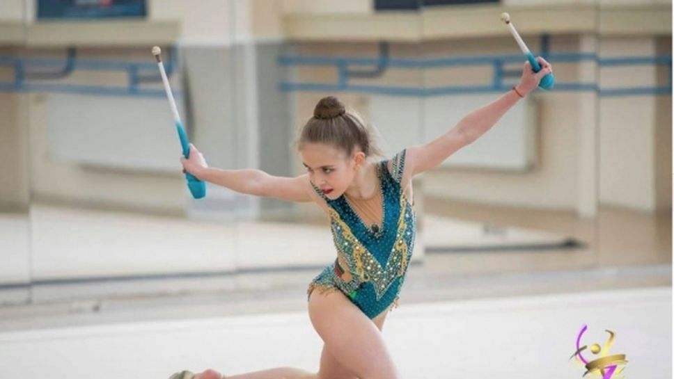 Стиляна Николова с два златни медала във Франция, Радина Томова с бронз