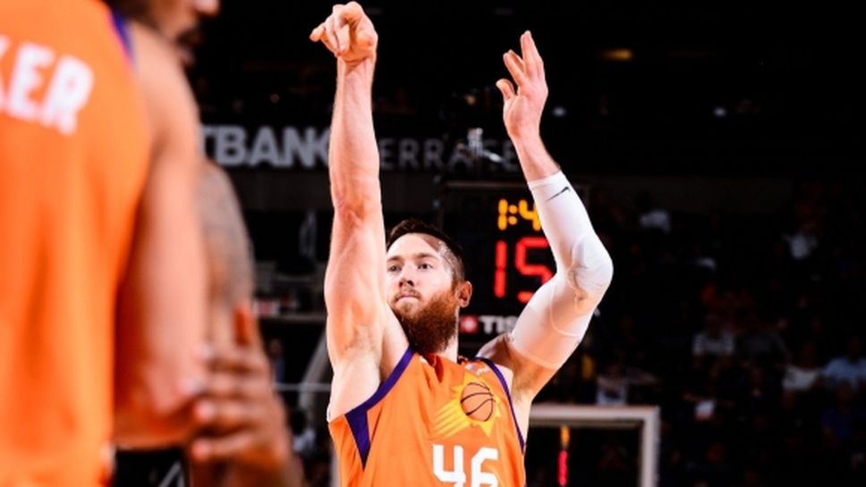 Бейнс с рекордните 37 точки в кариерата си при победата на Финикс