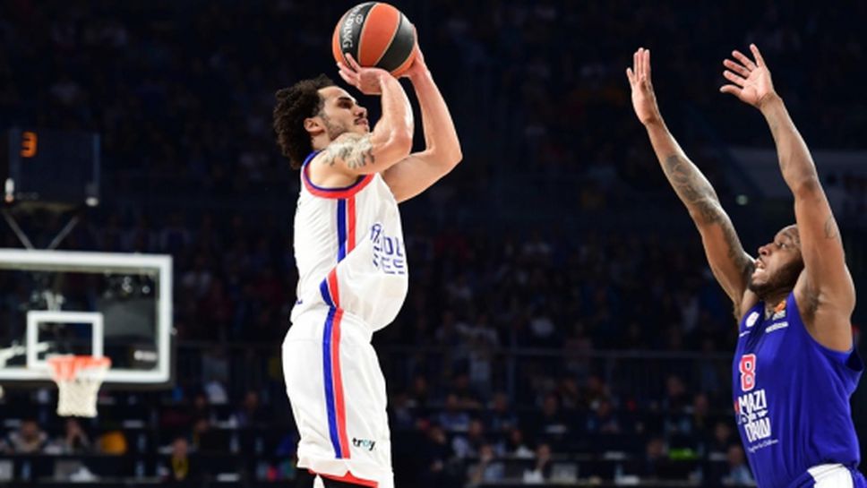 Шейн Ларкин продължава да пише история в Евролигата