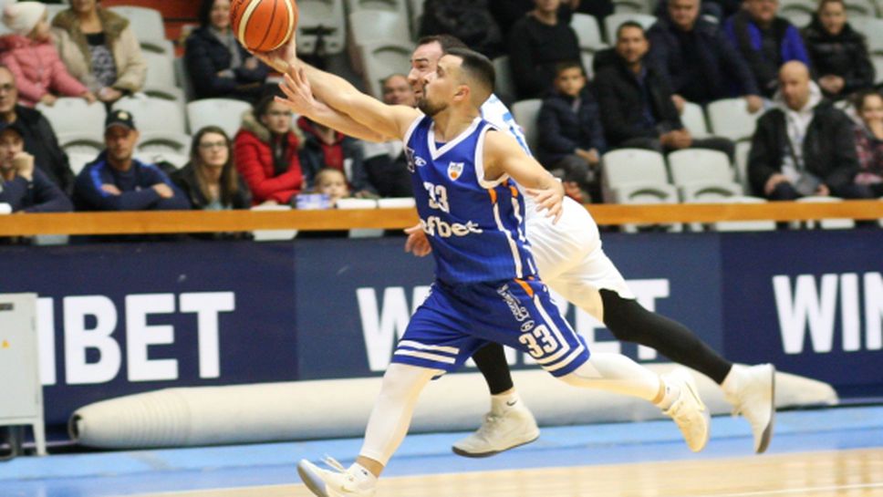 Спартак Плевен извоюва мъчителна победа над Академик Бултекс