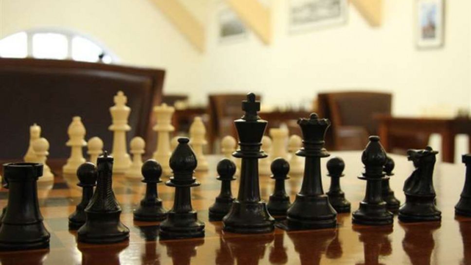 Ван Хао и Ян Непомнящи започнаха с победи на турнира на претендентите за световната титла по шахмат