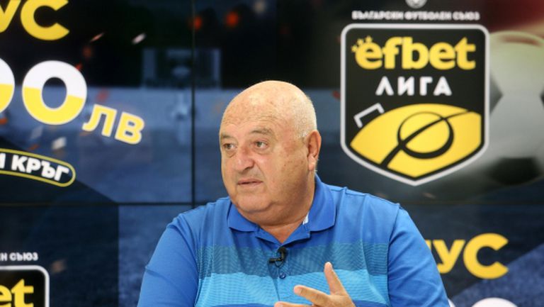 Венци Стефанов: Не сме узрели за елит с 18 отбора, кризата ще спаси футбола ни от бежанци