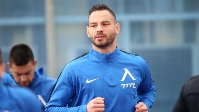 Симеон Славчев е вторият футболист на Левски, който ще отговаря на фенските въпроси