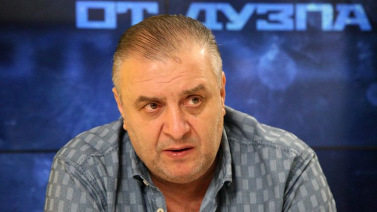 Дучето ходи по улиците с шал на ЦСКА