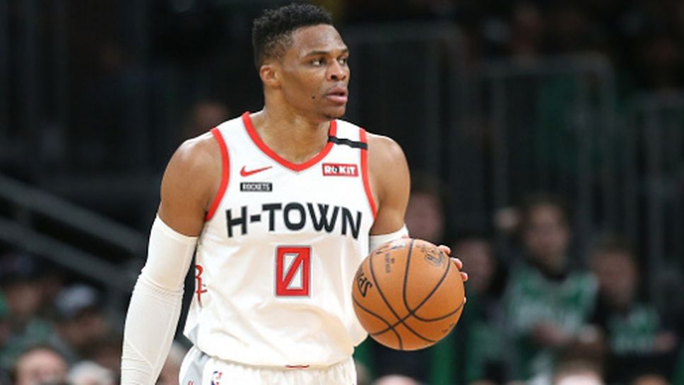 Ръсел Уестбрук купи 650 компютъра за ученици от Хюстън