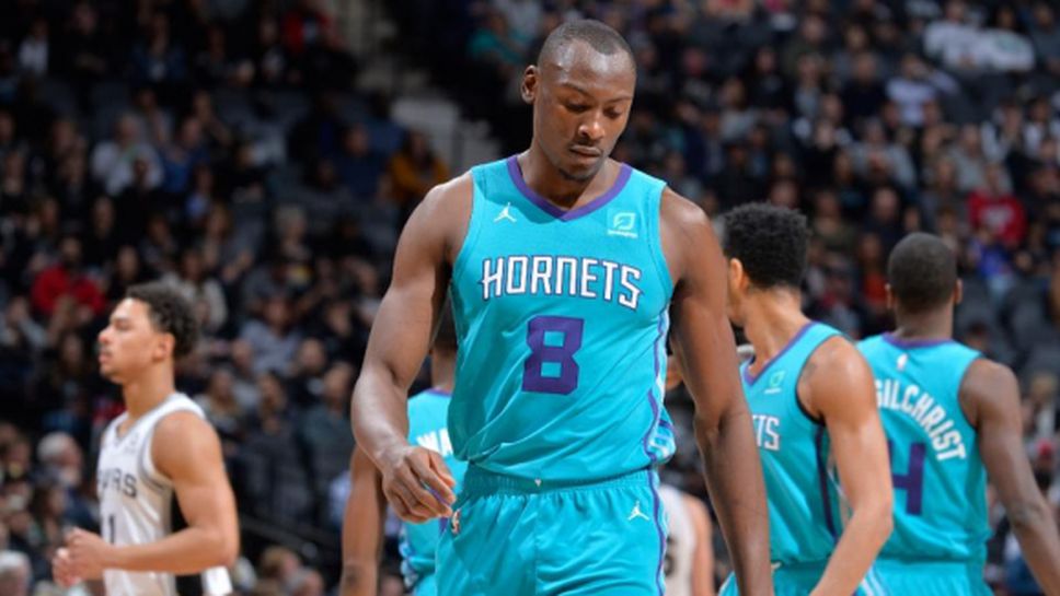 Играч на Шарлът дари $1 милион на родината си