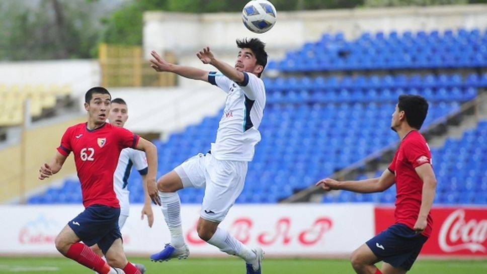 Спират футбола в Таджикистан по препоръка на щаба