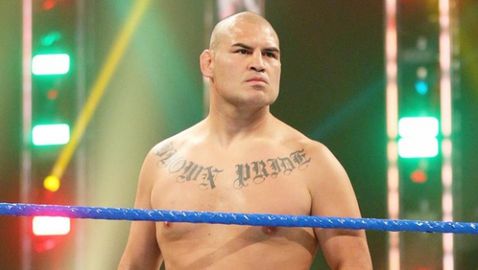  WWE освободи легендата на UFC Кейн Веласкес 