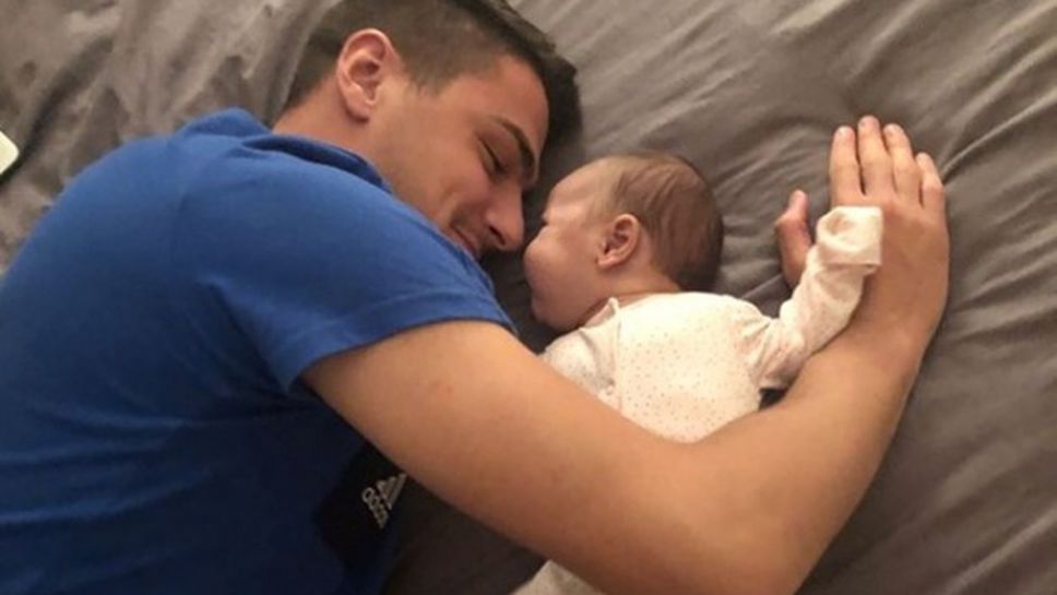 Вратарят Евтимов е татко за пример