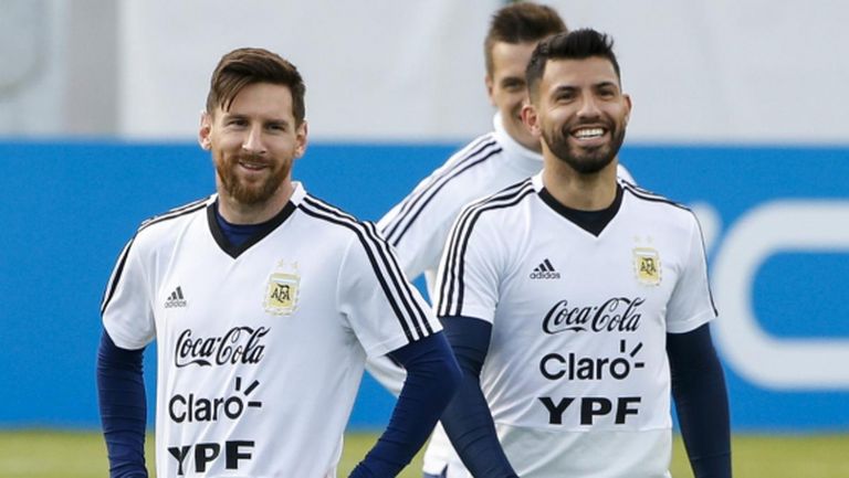 Агуеро е сигурен, че Меси няма да напусне Барселона