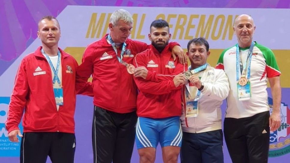 Топ щангистът ни тренира в гараж