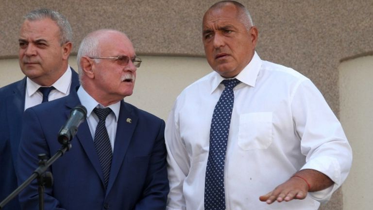 Премиерът отказа акциите на Левски