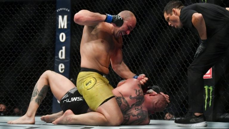 Тейшейра преби Смит на галавечерта на UFC