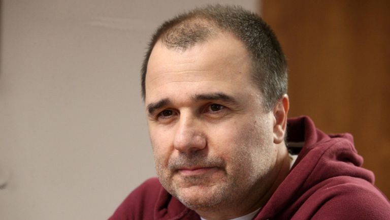 Цветомир Найденов атакува Сашо Диков