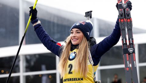 Кралицата се завърна в царството си