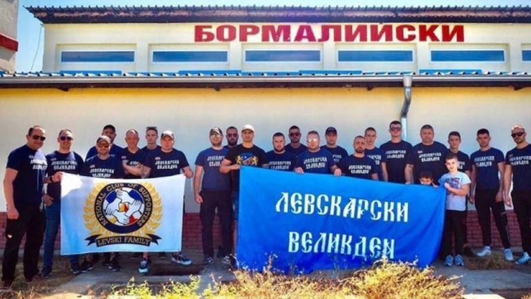 За поредна година и въпреки COVID-19: Левскари зарадваха нуждаещи се за Великден (снимки)