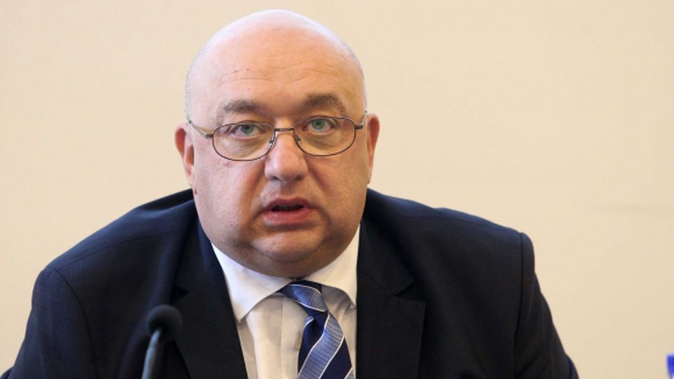 Кралев: ММС не може да финансира футболни клубове чрез БФС