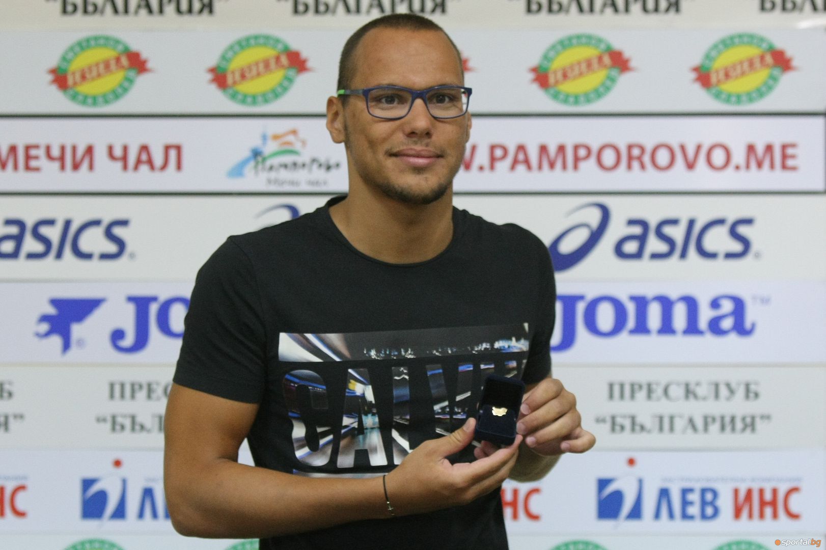 Плувецът Антъни Иванов е спортист номер едно на месеца