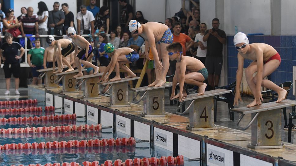 Много силно представяне и високи постижения на плувния турнир " Златоперки"