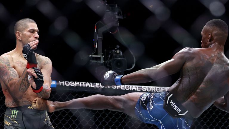 Дългогодишното съперничество между Израел Адесаня и Алекс Перейра изглежда че