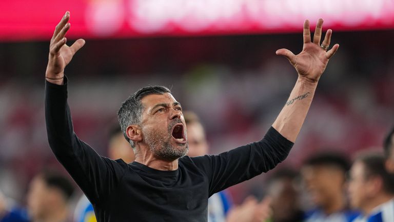Треньорът на Порто Серджио Консейсао е новият фаворит за наследник