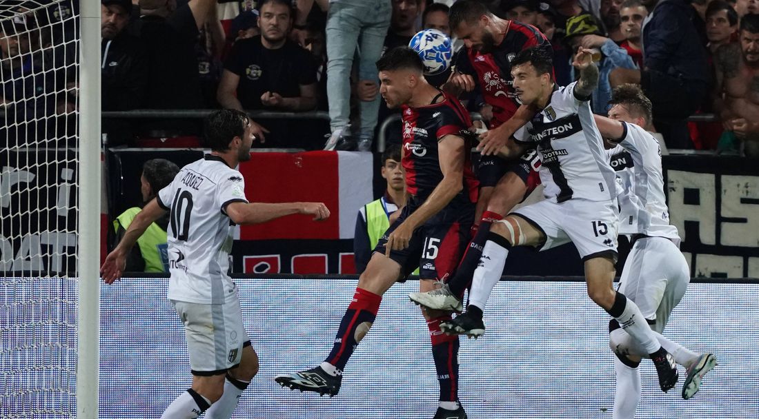 Каляри пречупи Парма в супер мач от плейофите за Серия "А"