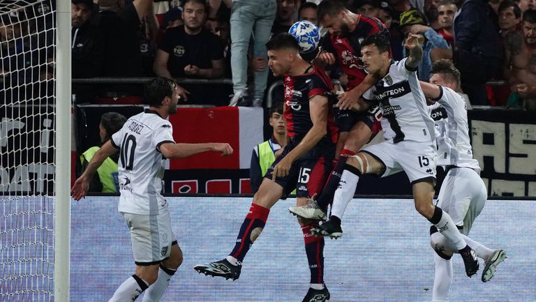 Каляри пречупи Парма в супер мач от плейофите за Серия "А"