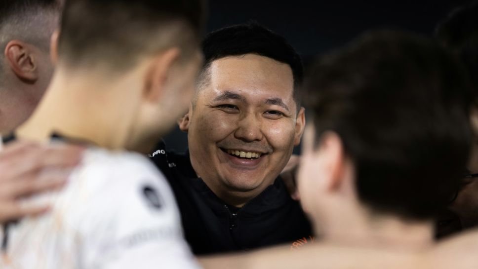 Virtus.Pro смени треньора си