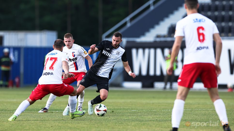 Халф преподписа с Локомотив (Пд)