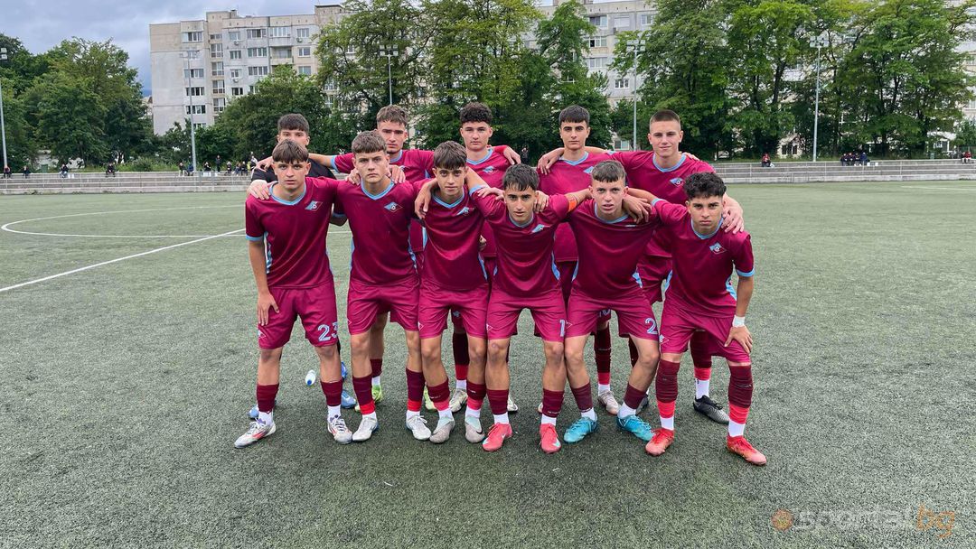 Септември си свърши работата срещу Национал, но не успя да стане шампион при 16-годишните