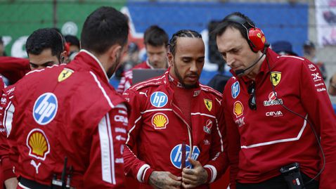  Хамилтън: Ферари изостава с половин секунда от Макларън 