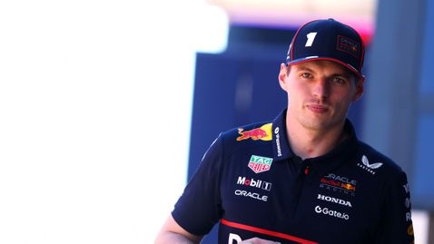  Макс отхвърли да разяснява случая с Ръсел 