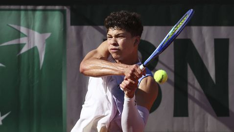  Шелтън повали Циципас 