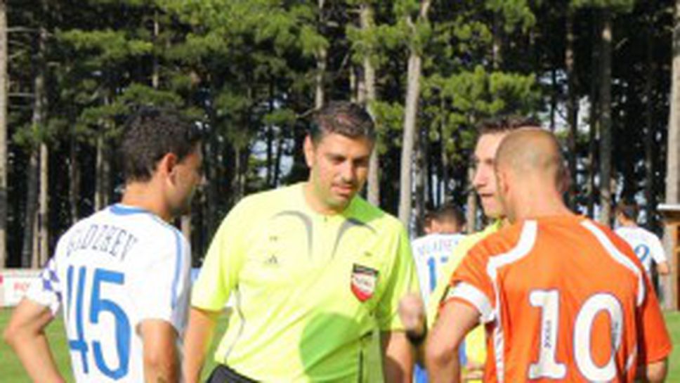 Ето заради какви брутални влизания прекратиха мач на Левски (ВИДЕО)