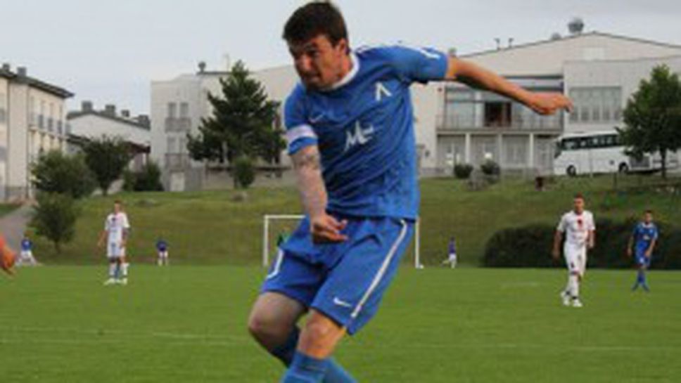 Гонзо пуска Бижутера дясно крило