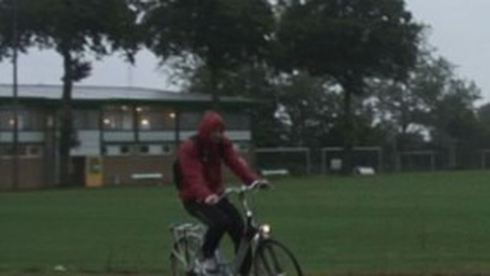 Футболистите на Краковия с велосипеди до стадиона и обратно (видео)