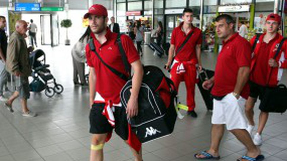 ЦСКА се прибра от Холандия (видео)