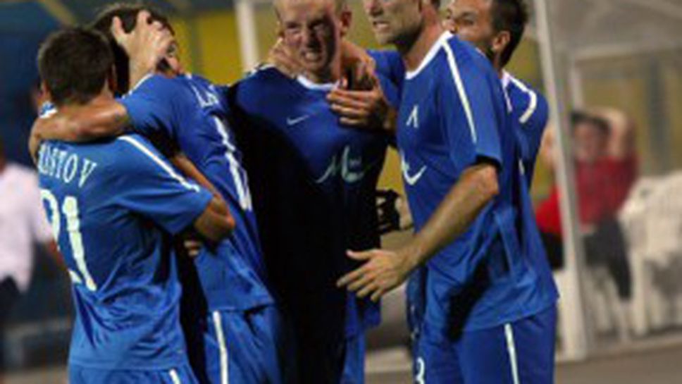 Левски продава играчи при провал