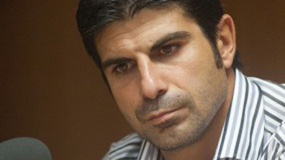 Гонзо със скандална пресконференция: Съсипахте младите (видео)