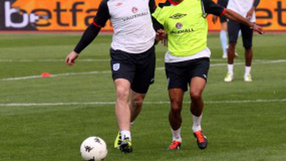 Дарън Бент не тренира, отпада за мача (видео и снимки)