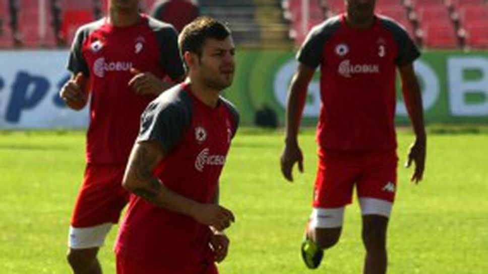 ЦСКА прекрати преговорите за Делев - червените разкрили, че турците нямат пари