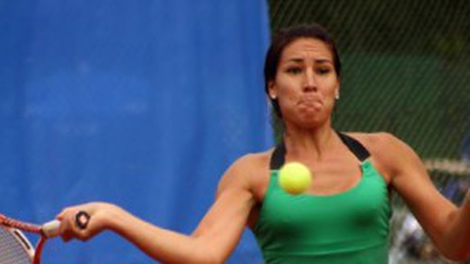 Елица Костова започва с италианка в Биела