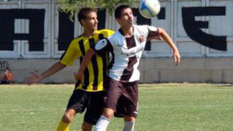 Юношите на Ботев биха Локо Пд с човек по-малко