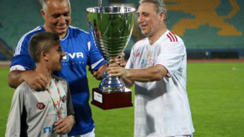 Стоичков нашамарил журналист във Враца