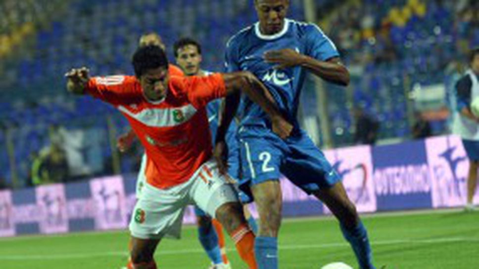 Паника в Левски - Мюлдер се контузи