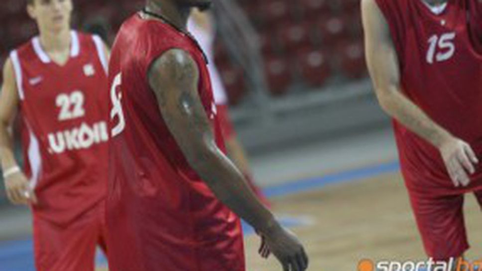 Само един от новите ще започне срещу Простейов