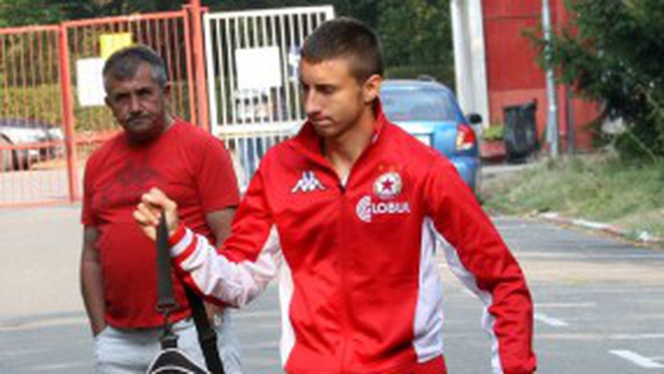 Избраха Меси и играч на ЦСКА за най-добрите нападатели в света