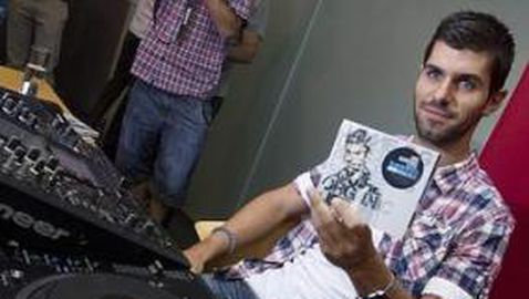 Алгуерсуари стана и поп звезда