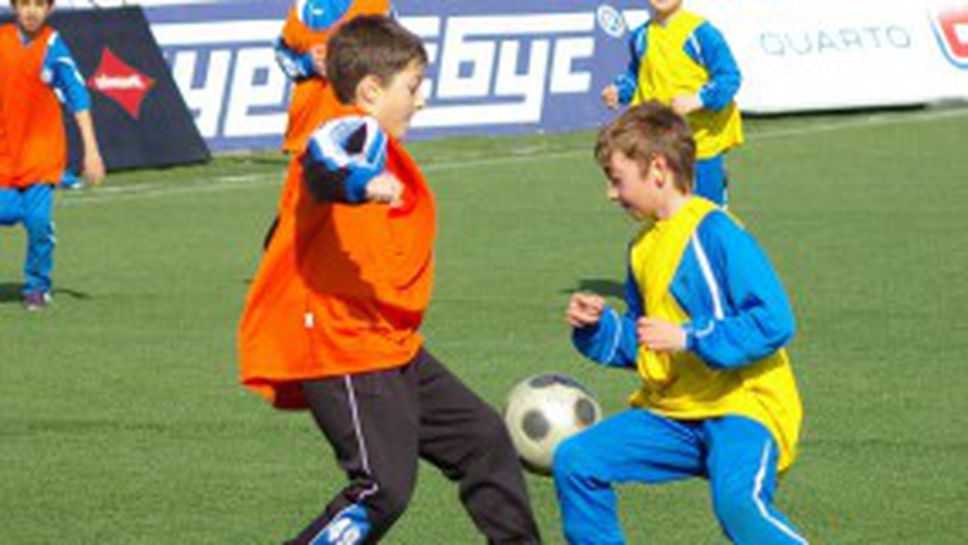 Децата  на Черноморец взеха първите три места във футболен турнир
