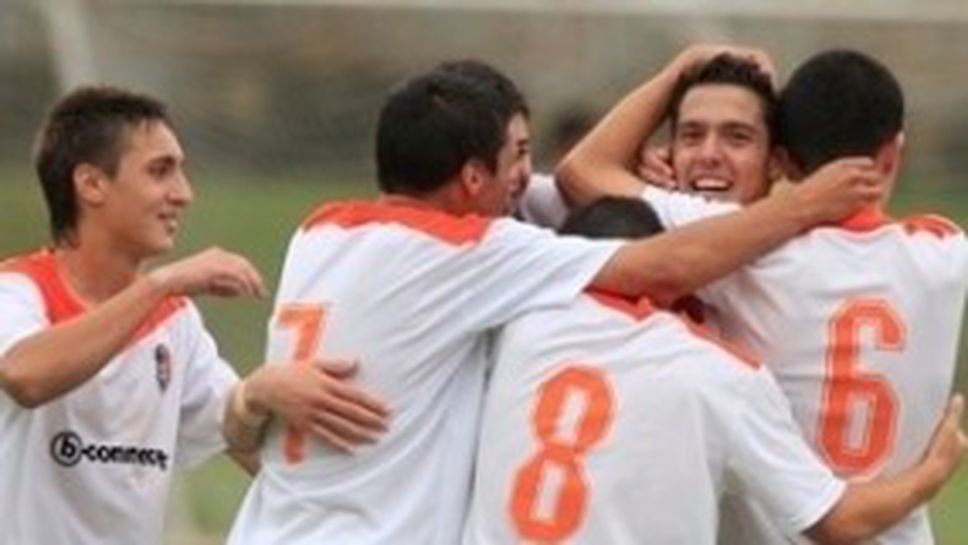 Юношите на Литекс громят отбора на Стоичков